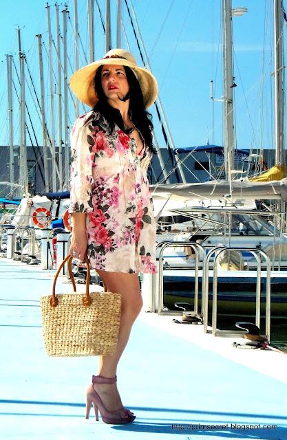 Clothing and accessories for cruises .......