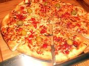 Pizza dorada masa patatas