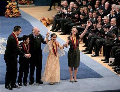 Buscando compañeros para Abreu