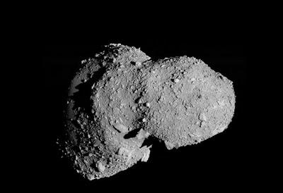 Astónomos descubren hielo de agua y materia orgánica en un asteroide