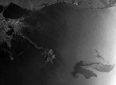 Imagen satélite del vertido de crudo en el Golfo de México