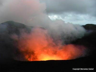 VANUATU: BAJO EL VOLCAN YASUR EN LA ISLA DE TANNA