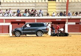 VENTURA Y MOURA A HOMBROS EN EL FESTEJO MATINAL DE REJONES DE LAS FIESTAS ARACELITANAS