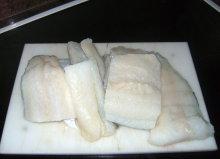 Bacalao a la miel con cebolla confitada