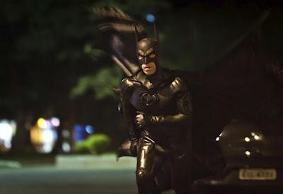 Un Batman de verdad por las calles de Brasil