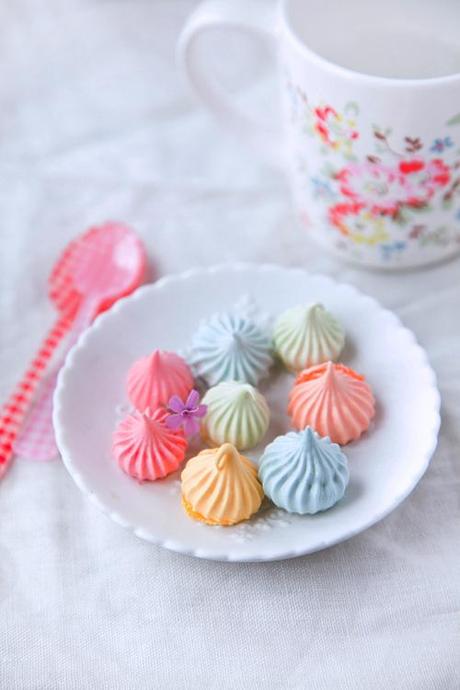 7006400118_ee7199dab7_b Playing with food