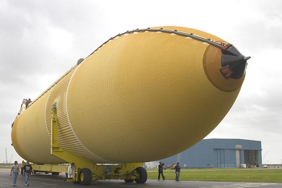 Lockheed Martin entrega el penúltimo tanque externo para el