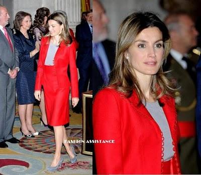 Dña. Letizia retoma su estilo más clásico. Analizamos sus últimos looks