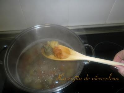 Trottole con alcachofitas al Cointreau