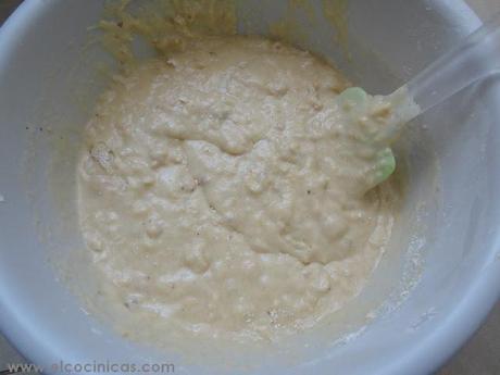Muffins de plátanos y avellanas