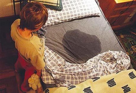 enuresis El 85% de los niños que mojan la cama han heredado el problema