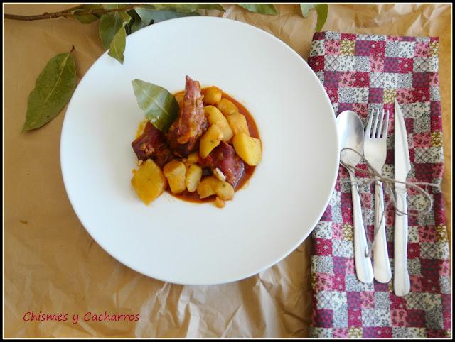 Patatas con costillas al estilo leones