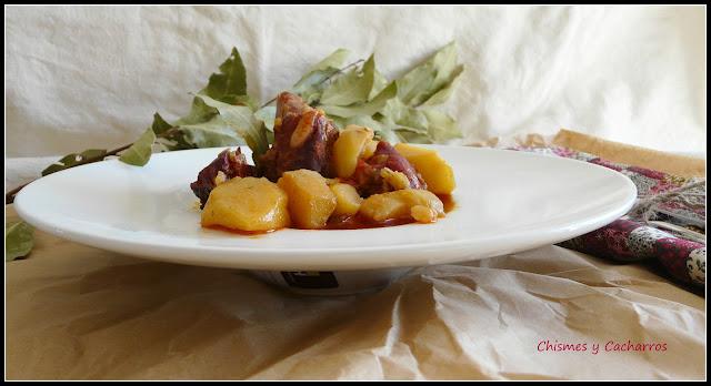 Patatas con costillas al estilo leones