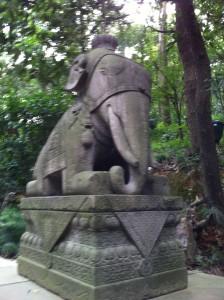 ¿POR QUÉ UN JEFE MANTENDRÍA A UN TRABAJADOR QUE CLARAMENTE ESTÁ BUSCANDO TRABAJO?