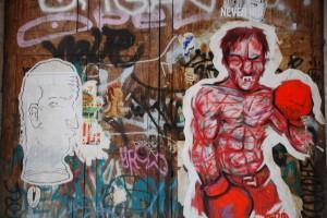 Emanar confianza (Graffitti, La Ribera, Barcelona, junio 2011) EMANAR CONFIANZA