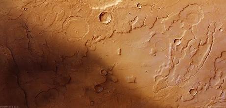 Más evidencias confirman la presencia de corrientes de agua en Marte.