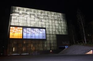 Vista nocturna de la Sede del nuevo Museo en A Coruña - www.muncyt.es