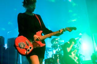 Debbie Googe (My Bloody Valentine) Nueva Bajista de Primal Scream