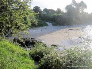 Playa de La Huelga, Llanes: Zona para tomar el sol en arena seca