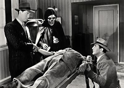 The Crimson Ghost (1946), Seriales el cine en episodios (2)