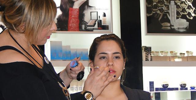 Pequeños pasos para un gran smokey, por Pao Dessaner para Givenchy.