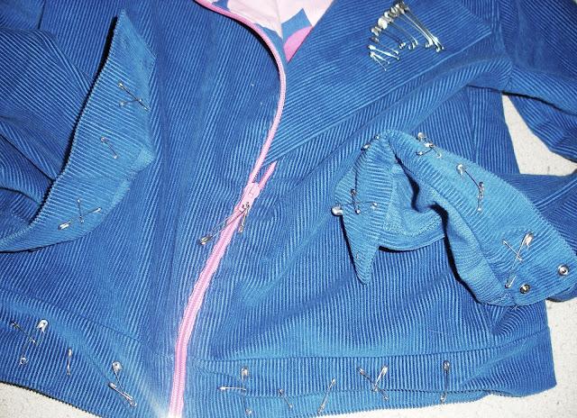 DIY - Cazadora customizada con imperdibles