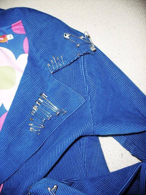 DIY - Cazadora customizada con imperdibles