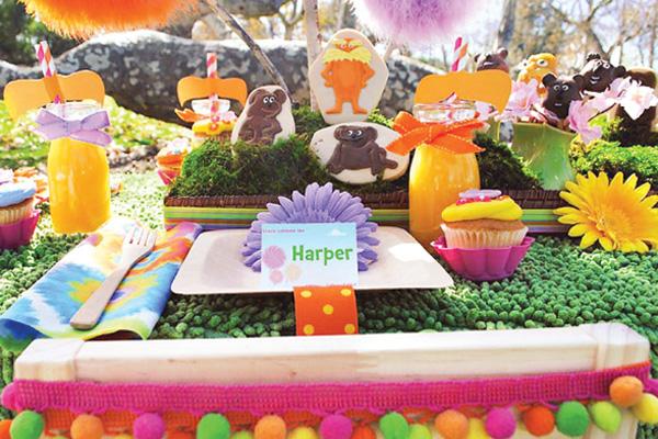 Mesa decorada para fiesta de Lorax