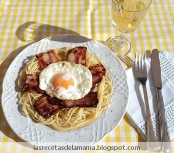 Receta de Espaguetis con mantequilla beicon y huevo