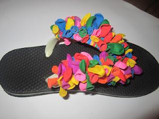 Decora tus chanclas con globos