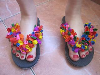 Decora tus chanclas con globos