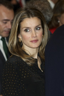 El look de Dña. Letizia en la inauguración de Espacio Fundación Telefónica