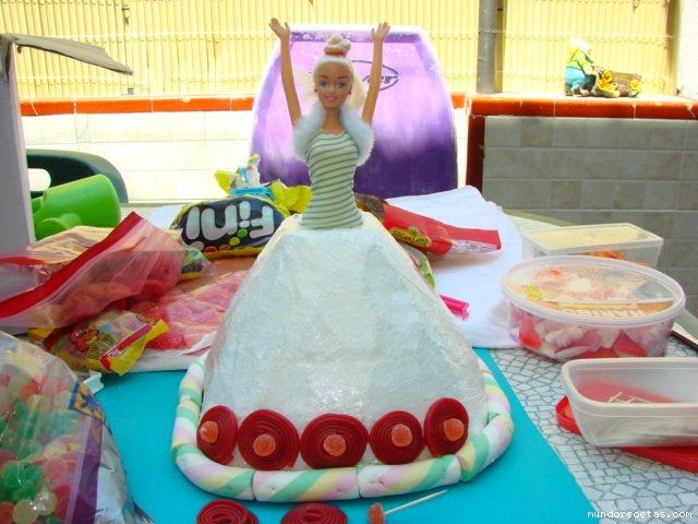 Tarta de chuches: Una Barbie-chuche paso a paso