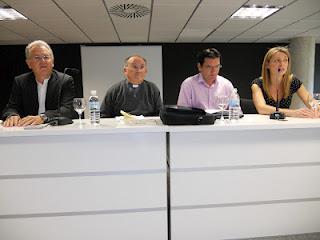 Reportaje fotográfico de la presentación de Materia elemental