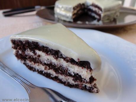 Tarta de chocolate blanco, nata y mascarpone