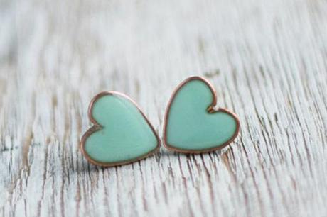 pendientes con forma de corazón turquesas