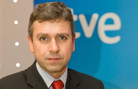 Santiago González, director de TVE, cerca de la Cadena SER