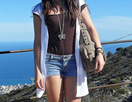 Look of the day: Denim Shorts Denimshorts_lovelystyle1