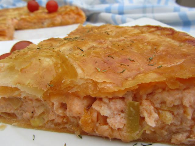 Empanada de salmón y gambas