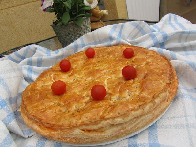 Empanada de salmón y gambas