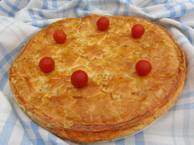 Empanada de salmón y gambas