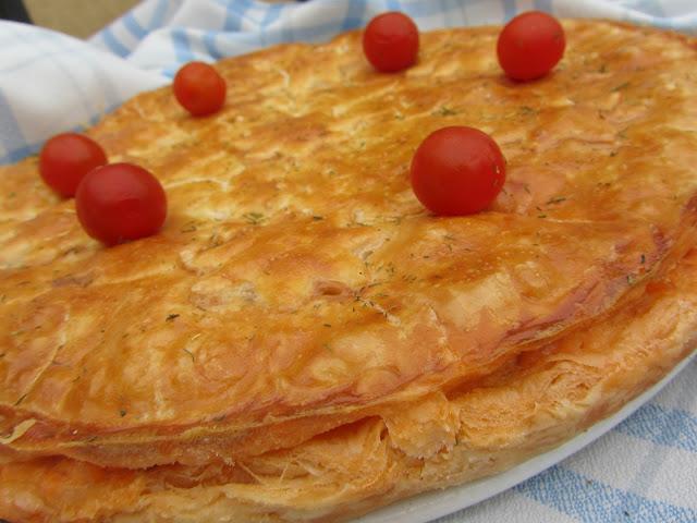 Empanada de salmón y gambas