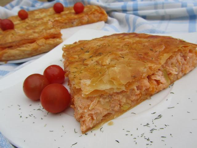Empanada de salmón y gambas