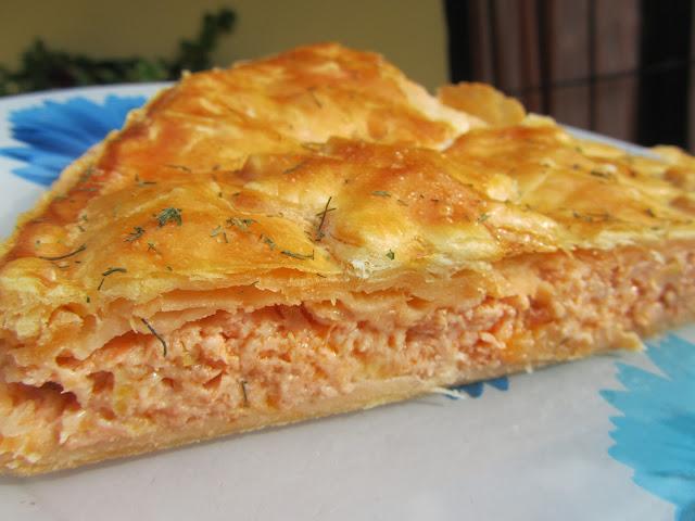 Empanada de salmón y gambas