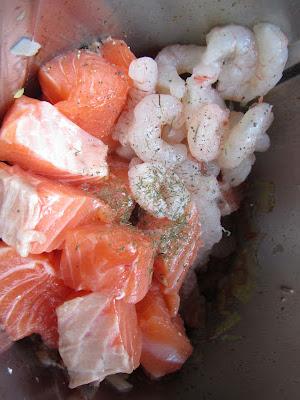 Empanada de salmón y gambas