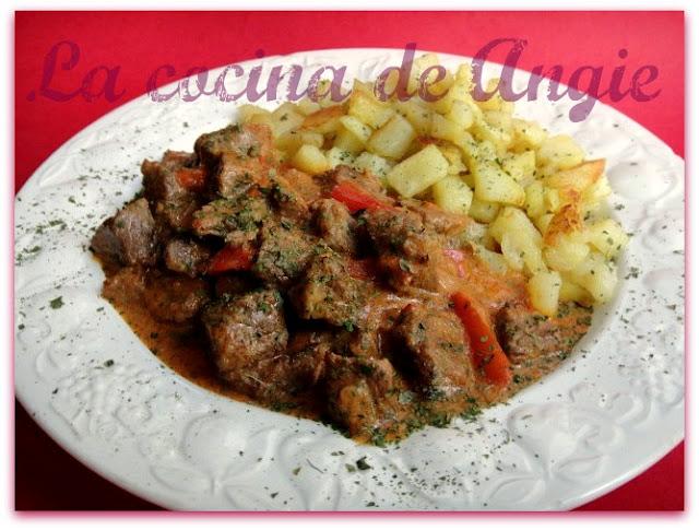 ESTOFADO DE CARNE A LA CREMA