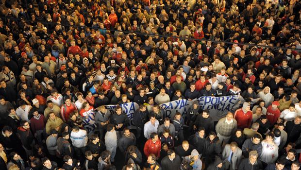 Violencia en el fútbol: masivo apoyo a Cantero