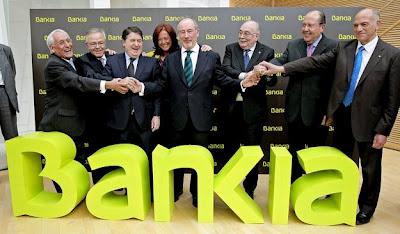 Bankia es asistida artificialmente, mientras sigue creciendo la generación perdida y Sol revienta en plena noche.