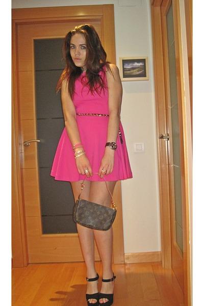 Zara-dress-louis-vuitton-purse-parfois-sandals-zara-belt_400