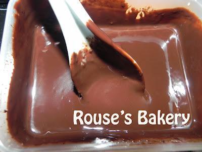 Rojo y negro (Tarta de chocolate y fresas)